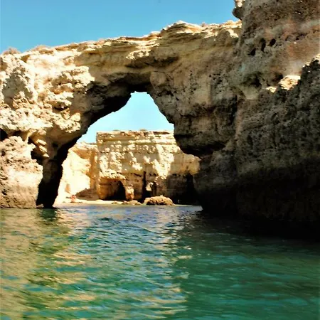 Sunny Close To The * Αλμπουφέιρα