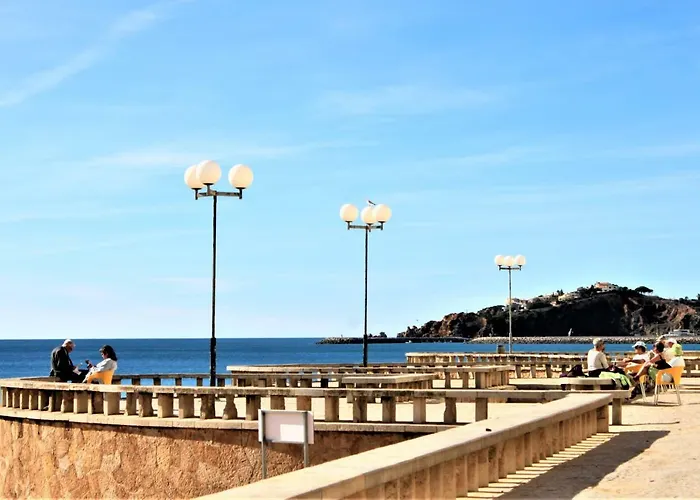 Apartment Sunny Close To The