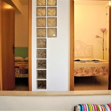 Sunny Close To The Apartment *